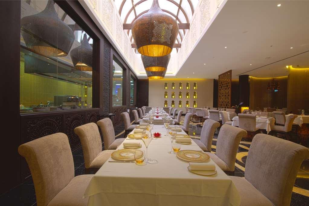 Gulf Hotel Bahrain Манама Ресторант снимка