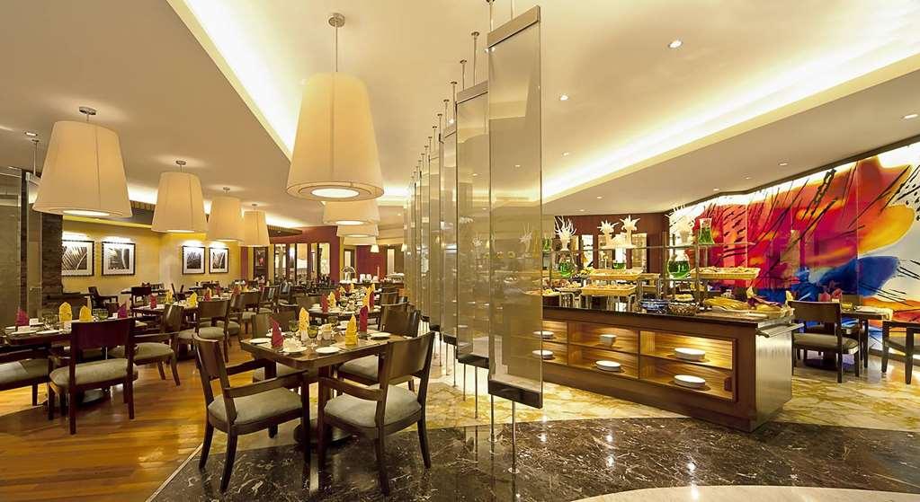 Gulf Hotel Bahrain Манама Ресторант снимка